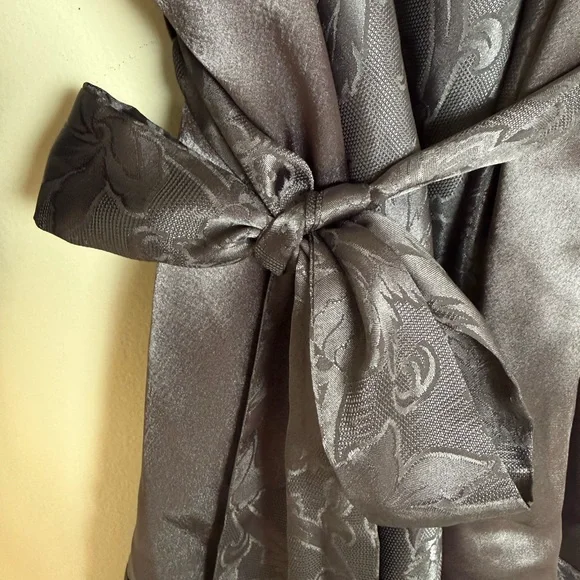 Victoria’s Secret Vintage Gray Satin Kimono Robe Chemise Set - Picture 5 of 9